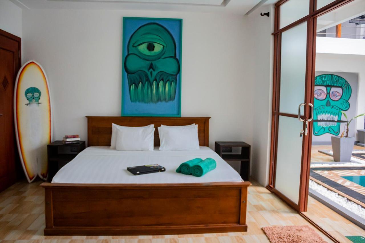 Surf & Party Weligama Hostel Exterior photo